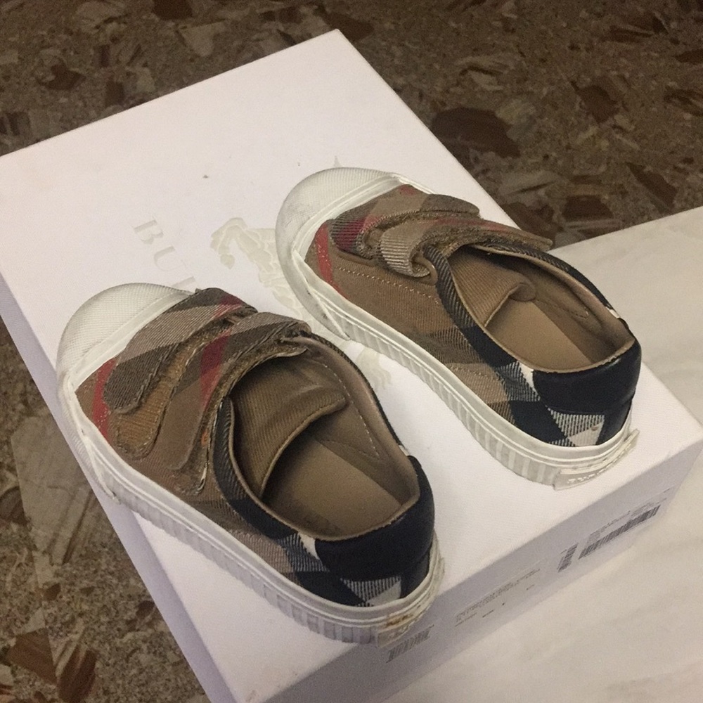 Burberry sneakers